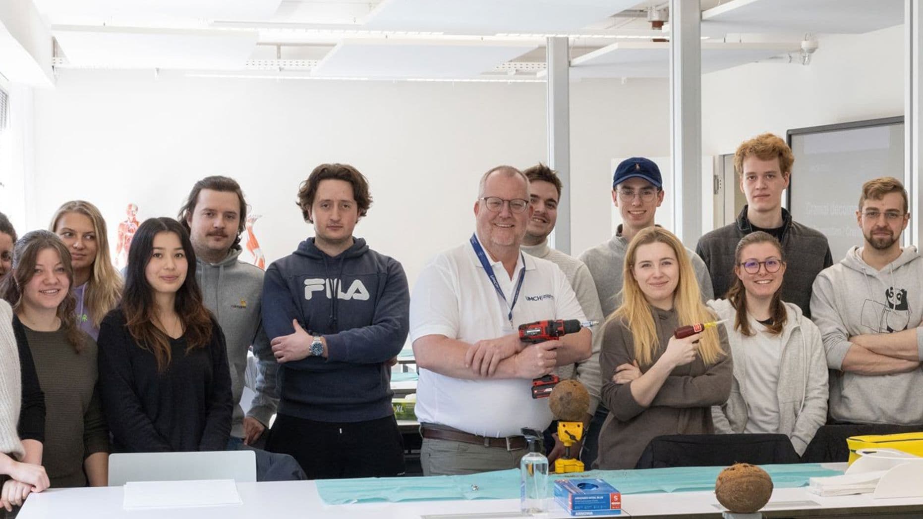 No solo te orientamos. Te abrimos las puertas.